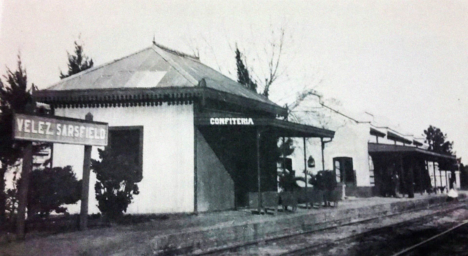 La antigua Estación Vélez Sarsfield del Ferrocarril del Oeste, donde Nicolás Marín Moreno, Julio Guglielmone y Martín Portillo tuvieron la idea de crear un club de fútbol en 1910./ Vélez Sarsfield